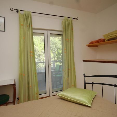 Seaside secluded apartments Cove Karkavac - Scedro, Hvar - 8801 Jelsa  Rum bild