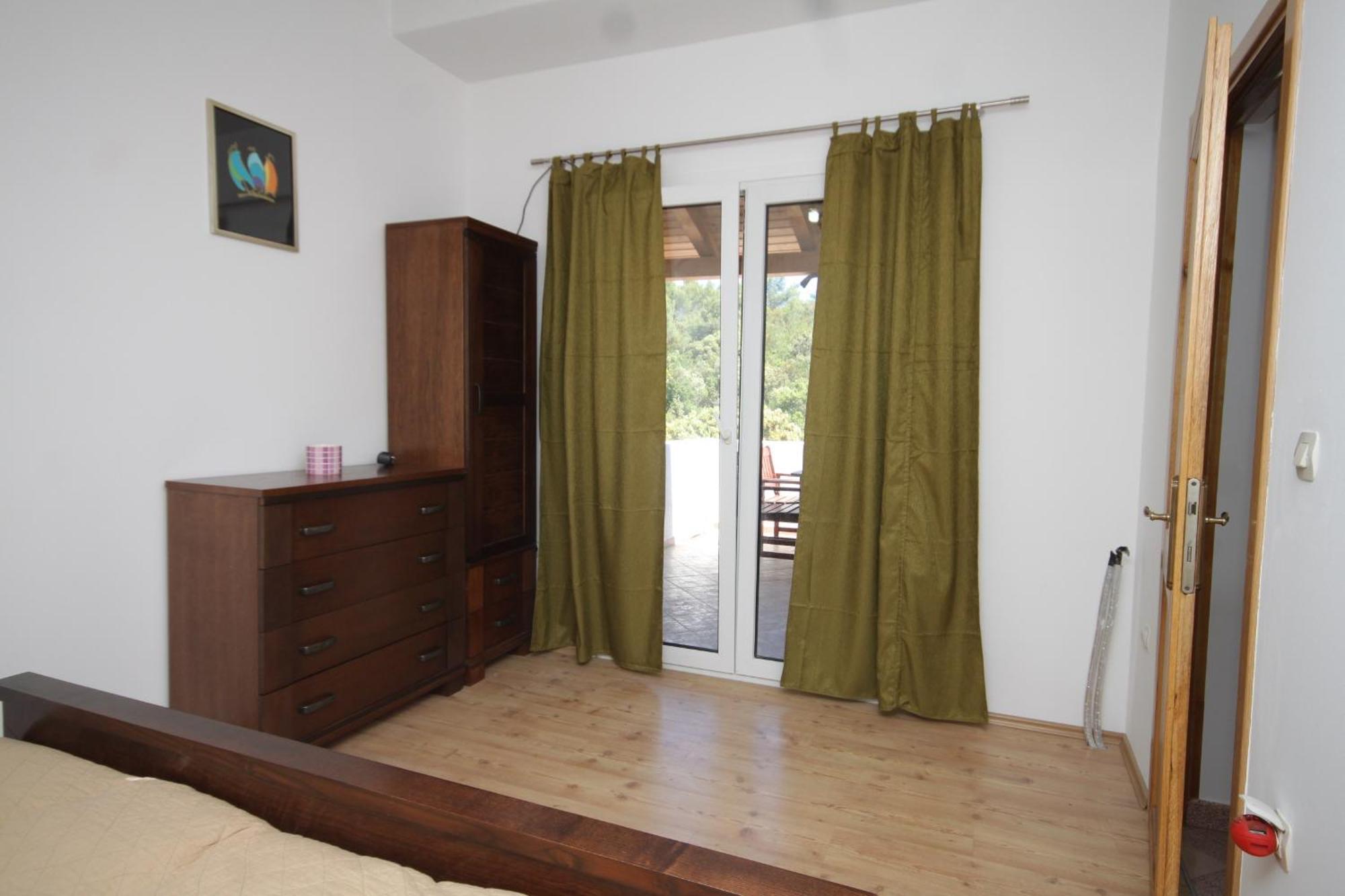 Seaside secluded apartments Cove Karkavac - Scedro, Hvar - 8801 Jelsa  Rum bild